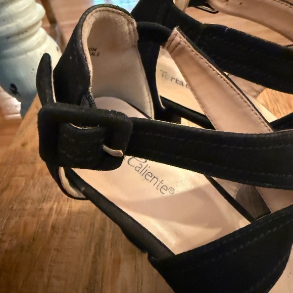 Torta Caliente Black Mary Jane Heels Ankle Straps Suede Platform great cond! 🖤 - Picture 5 of 8